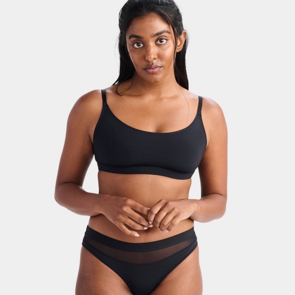 Black Parade re:play scoop neck bralette XL